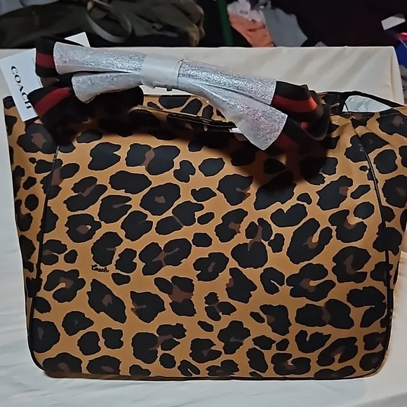 Leopard Court Tote - Picture 2 of 5